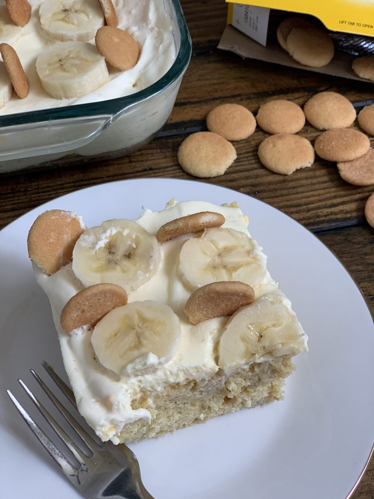 3 Ingredients Biscuit Cake in Pan | इस लॉक डाउन में बिस्किट केक बनाइये पैन  में - YouTube