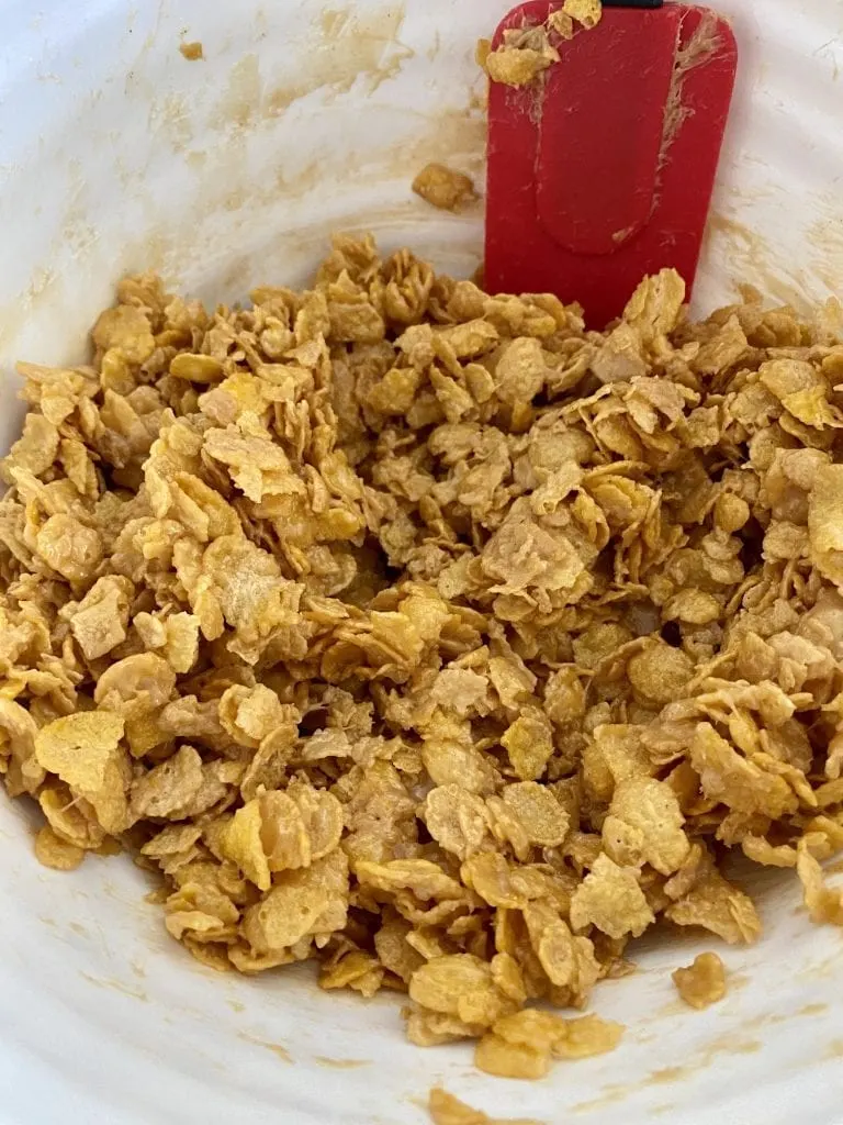 Easy No Bake Peanut Butter Cereal Bars - Pound Dropper