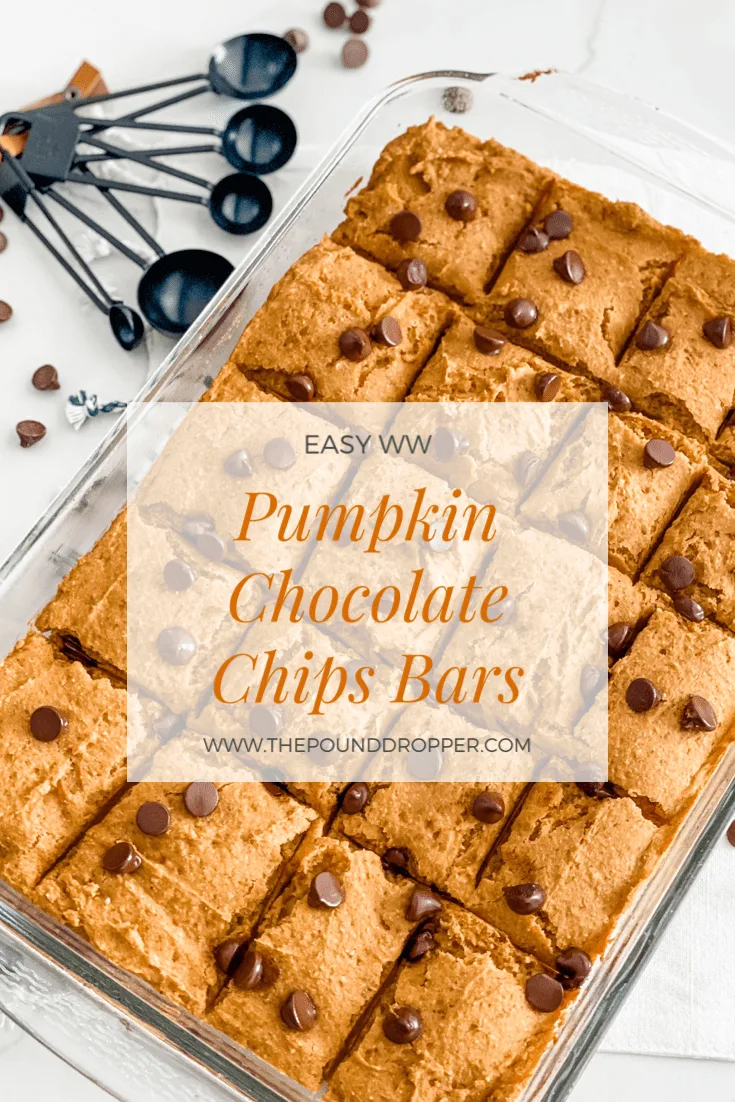 These Easy WW Pumpkin Chocolate Chip Bars are a lightened up version of a classic pumpkin chocolate chip bar-packed with pumpkin puree, pumpkin spice, and chocolate chips. You just can’t go wrong with these beauties! via @pounddropper