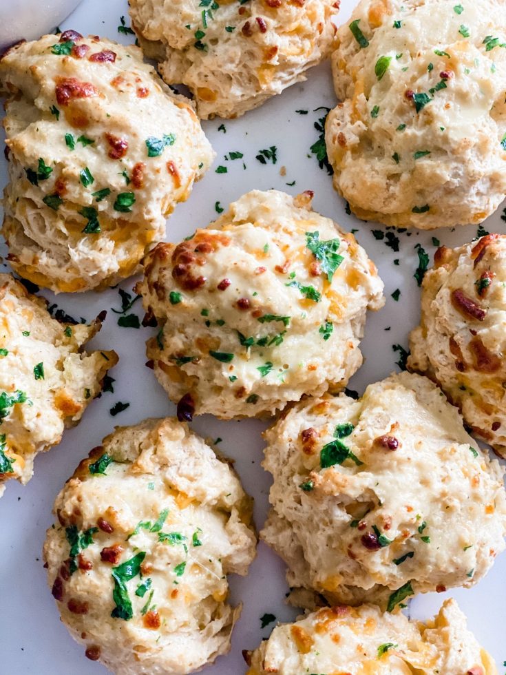 Copycat Red Lobster Cheesy Biscuits