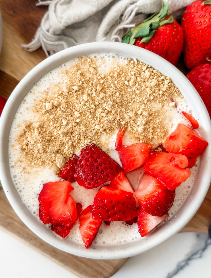 Protein Packed Strawberry Cheesecake Overnight Oats