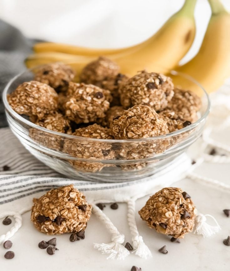 No Bake Banana Bread Energy Balls 